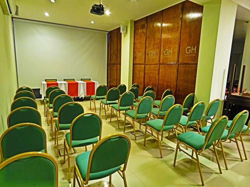 Grand Hotel Reconquista Bagian luar foto