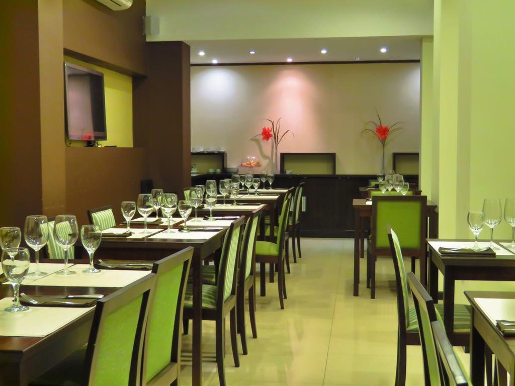 Grand Hotel Reconquista Bagian luar foto