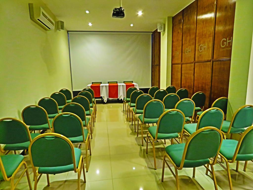 Grand Hotel Reconquista Bagian luar foto