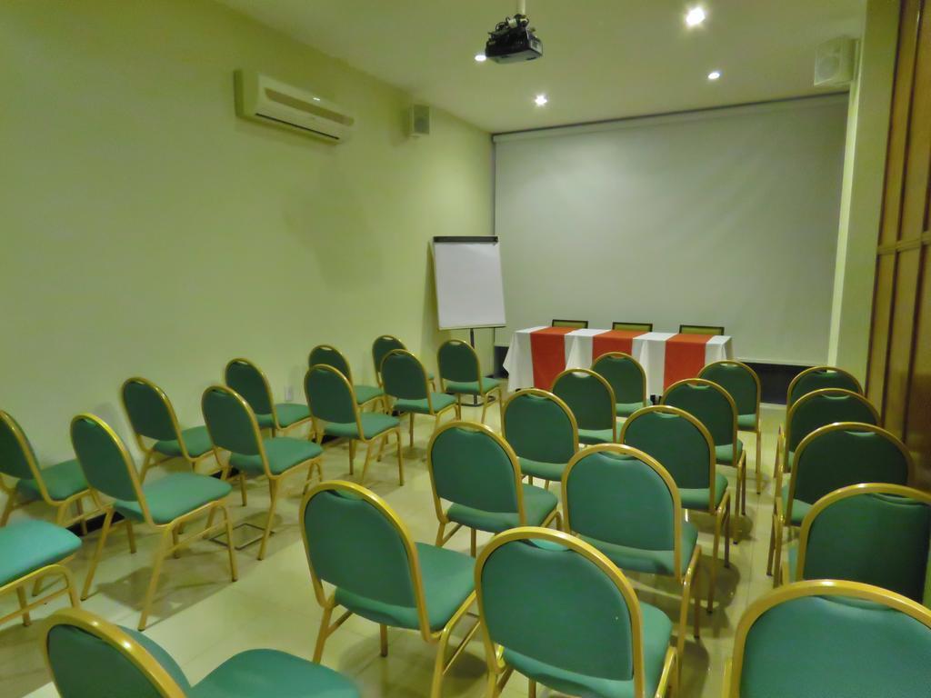 Grand Hotel Reconquista Bagian luar foto