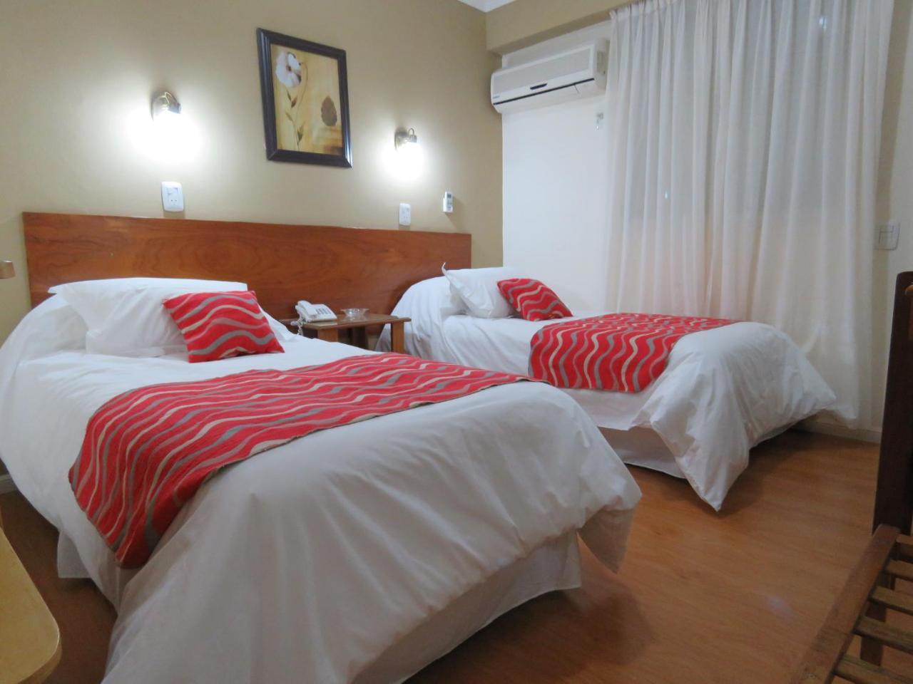 Grand Hotel Reconquista Bagian luar foto